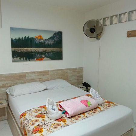 Hotel Brisas Μεντεγίν Εξωτερικό φωτογραφία
