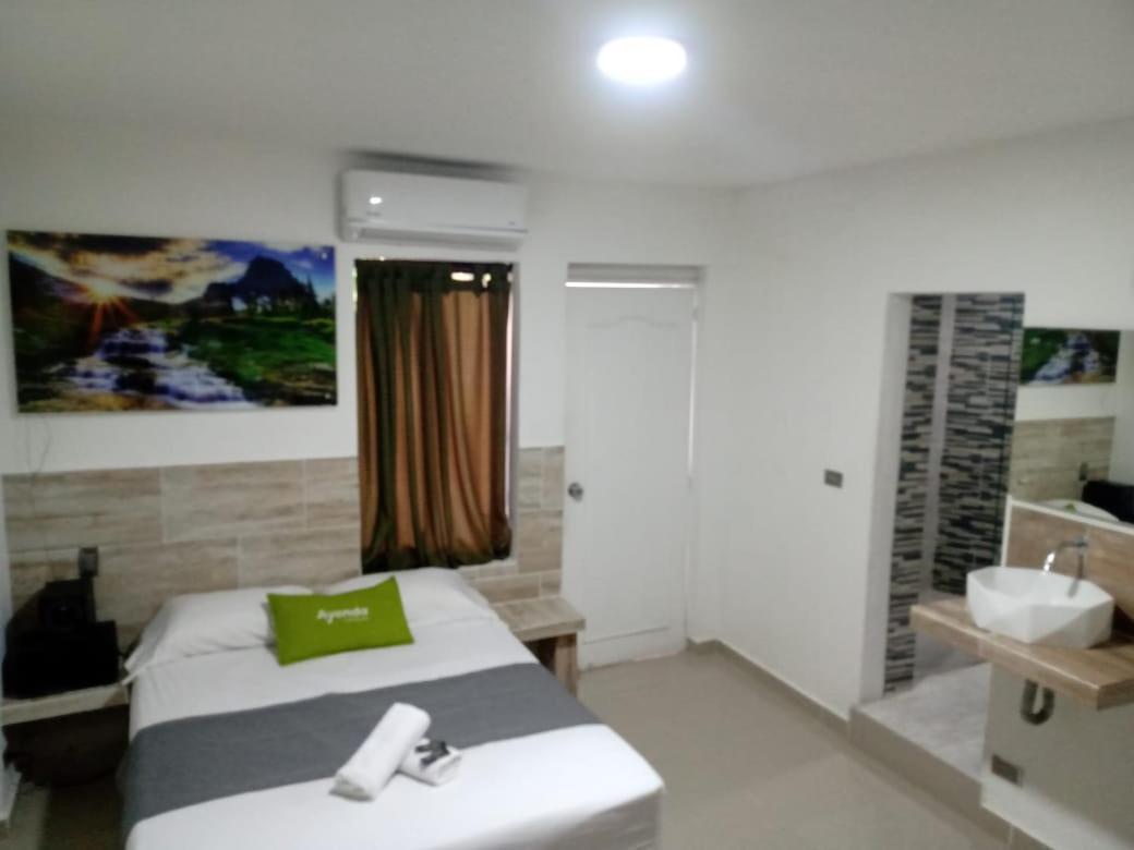 Hotel Brisas Μεντεγίν Εξωτερικό φωτογραφία