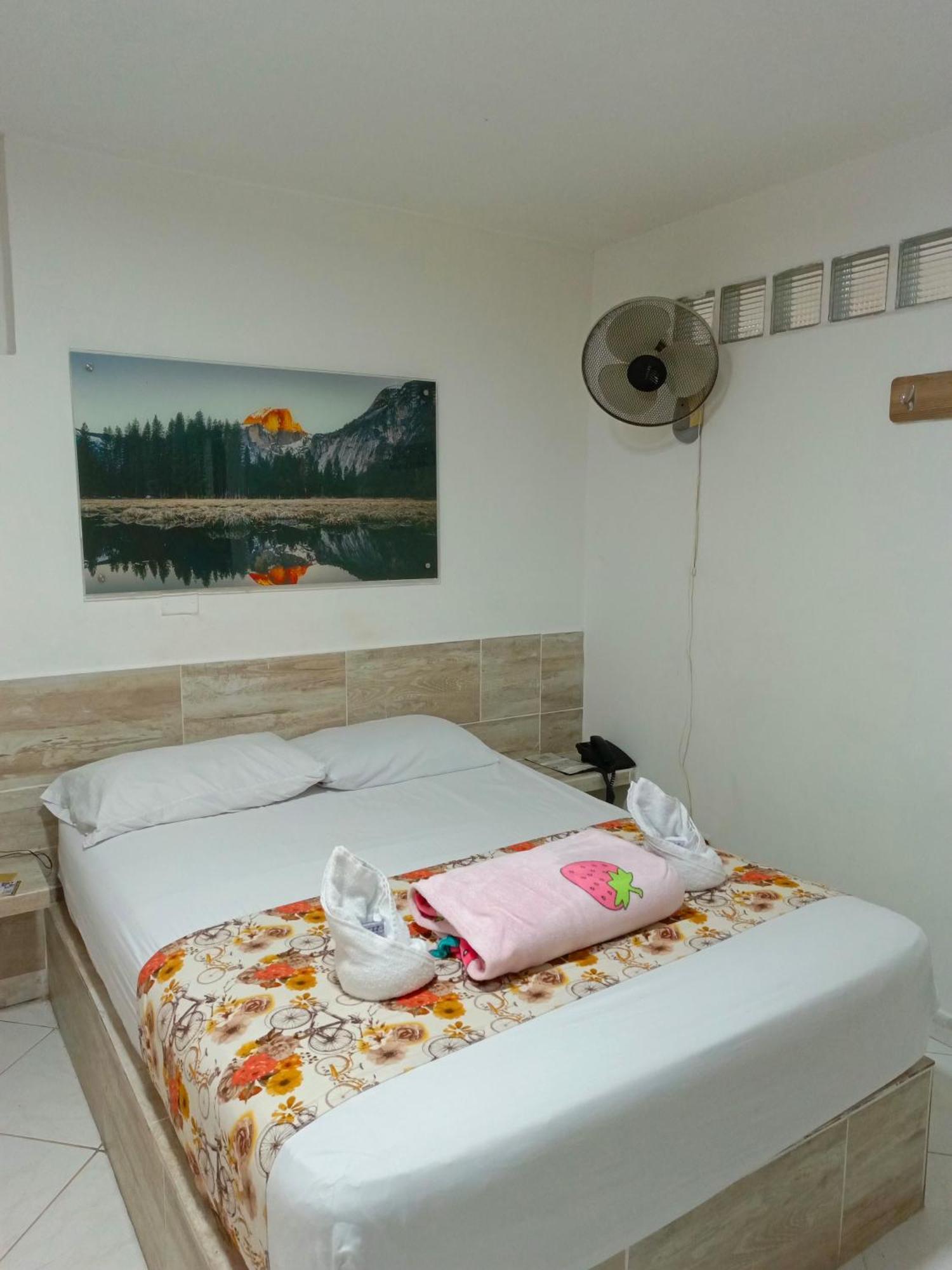Hotel Brisas Μεντεγίν Εξωτερικό φωτογραφία